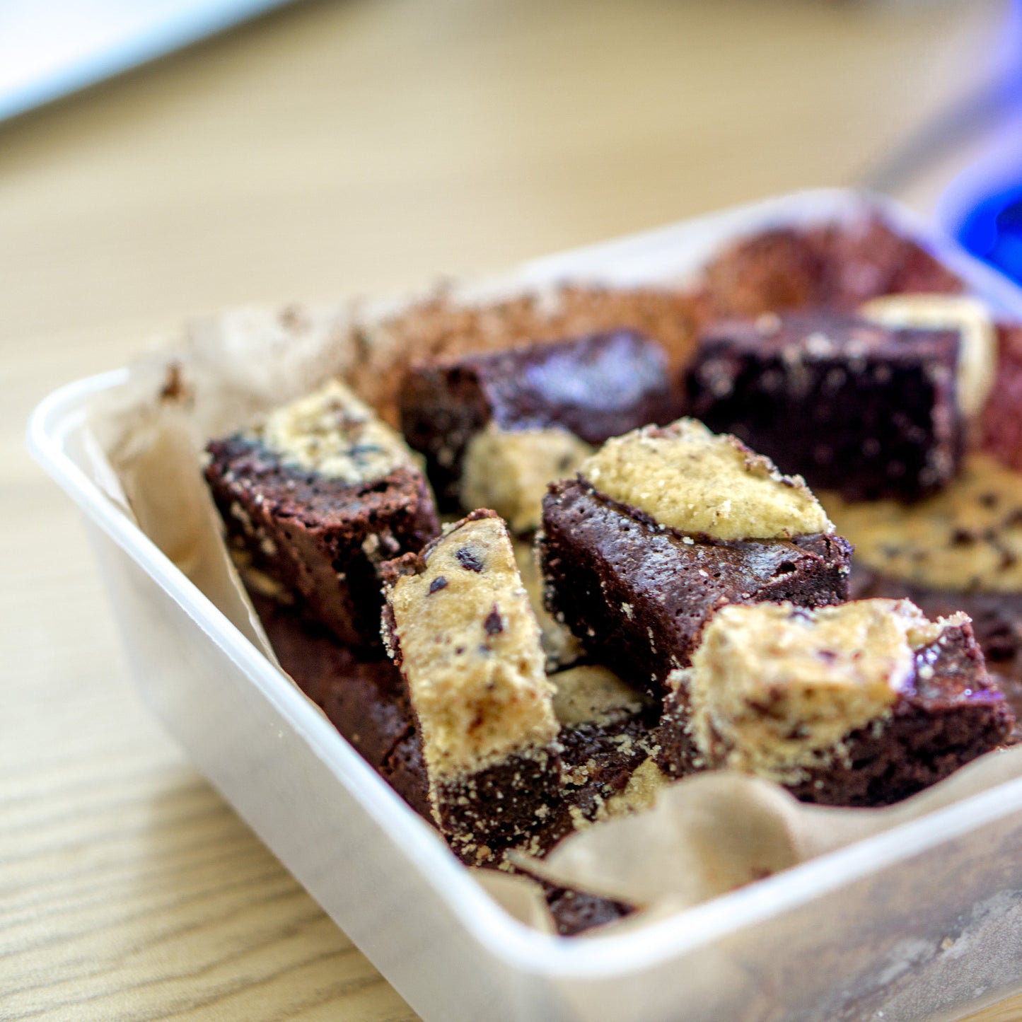 Brookie (Chocolate Chunks Cookie-Brownies)