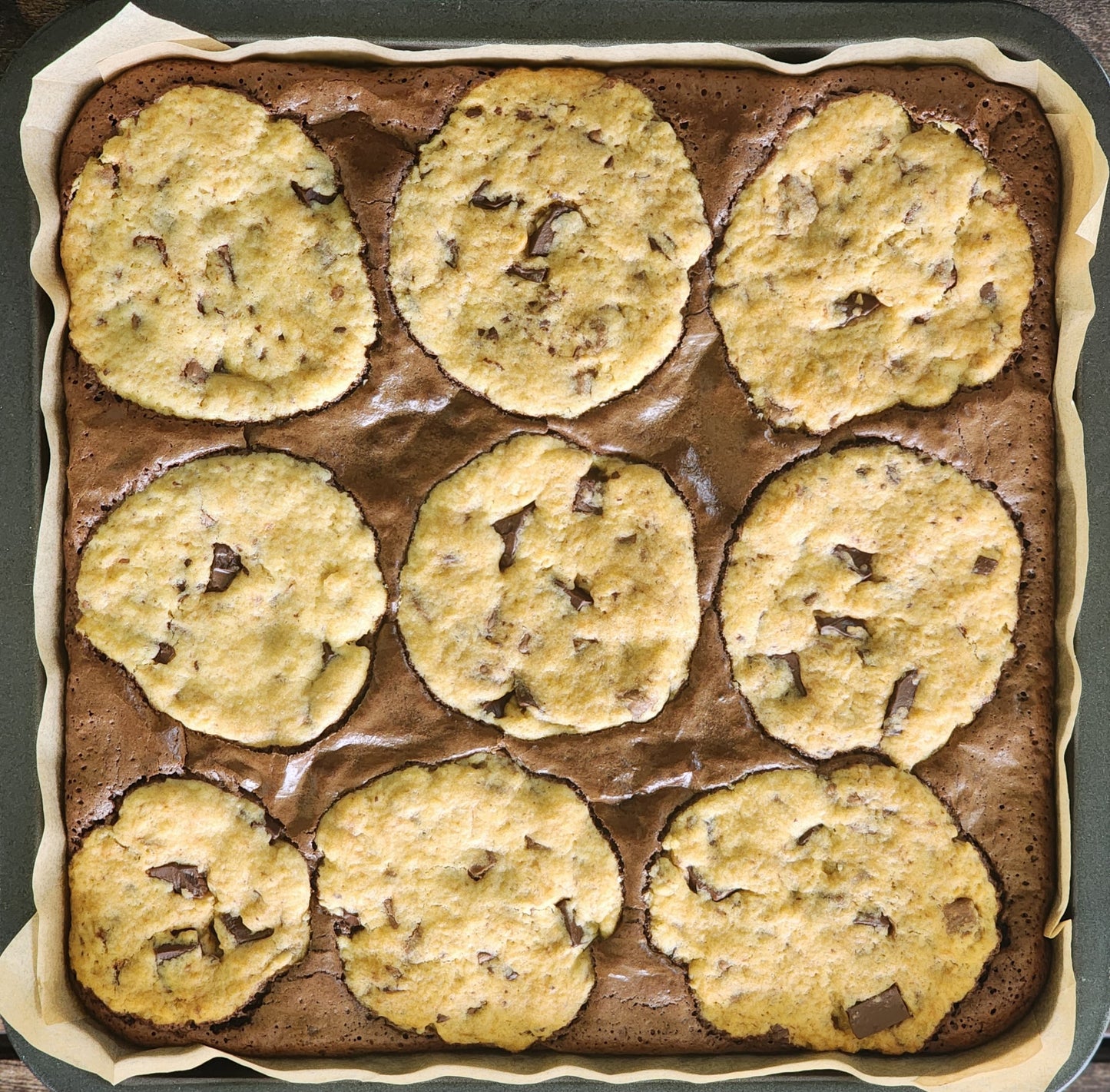 Brookie (Chocolate Chunks Cookie-Brownies)